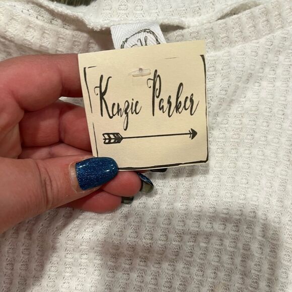 NWT Kenzie Parker Long Sleeve Top Cheetah Print Sleeves Waffle Knit White Size S - Picture 3 of 7